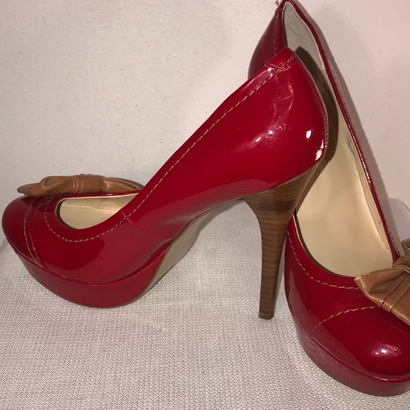 Guess  red heels size 8. - Picture 6 of 8